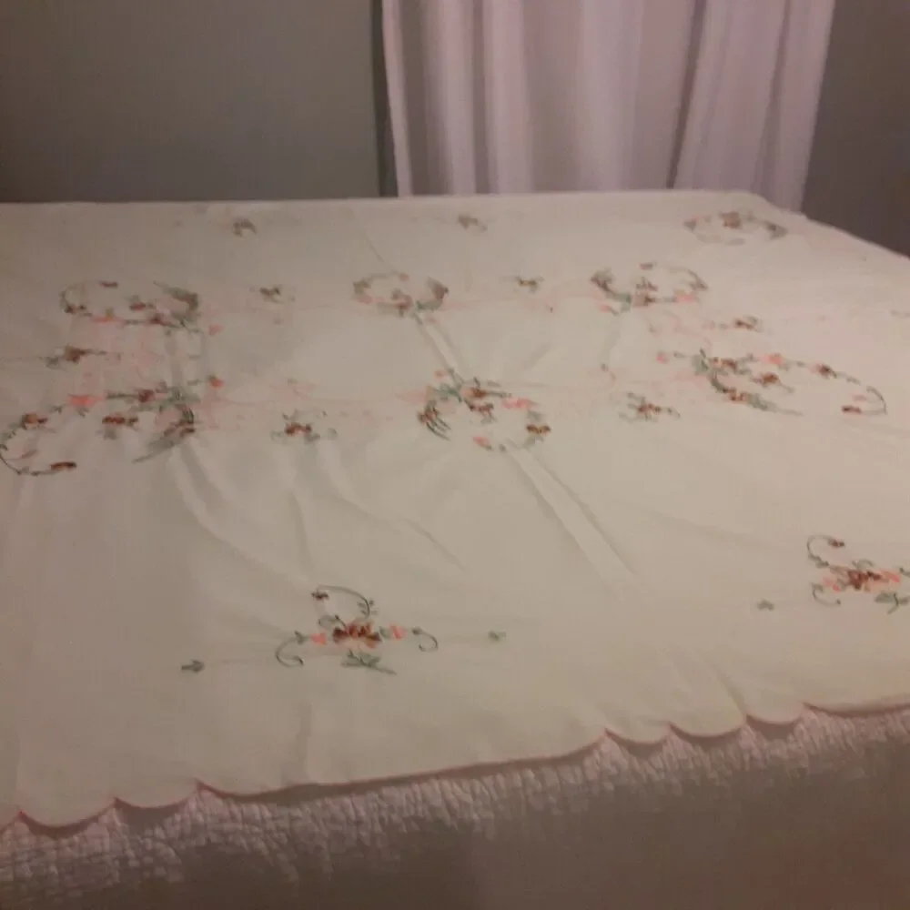 Vintage Handmade Needlepoint Scalloped Floral Tablecloth Intricate Beautiful